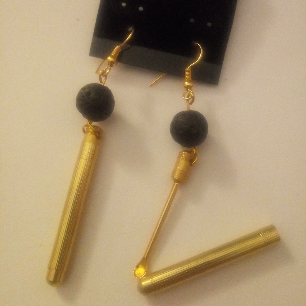 Gold plated earrings with hidden spoon